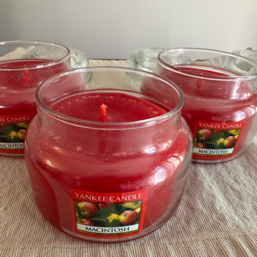 3 Yankee Candles - Macintosh